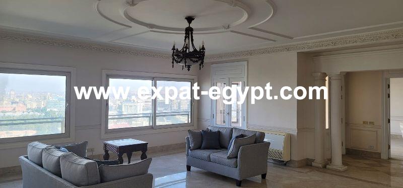 للسفير أو الرئيس التنفيذي، شقة فاخرة للإيجار في العجوزة، الجيزة، مصر
