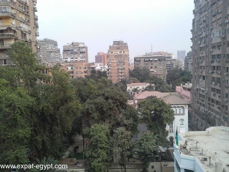 شقة للايجار بالزمالك القاهرة عمارة قديمة الطراز