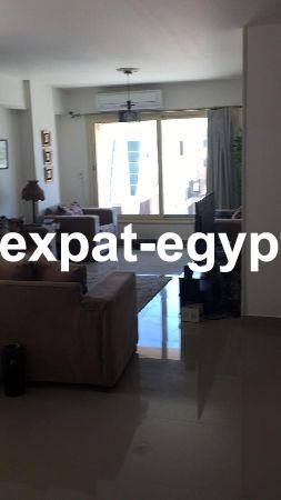شقة بموقع متميز  للبيع في كمبوند بيفرلي هيلز الشيخ زايد ، الجيزة ، مصر